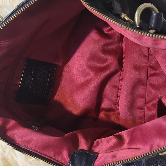 Classic Coach Purse - Picture 3 of 8